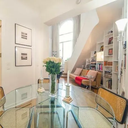 Maison Eiffel Paris