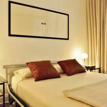 Maison Eiffel Apartmán *