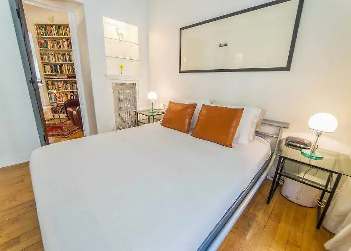 Maison Eiffel Париж